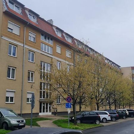 Ferienwohnung Ybs Apartman Zalaegerszeg Exterior foto